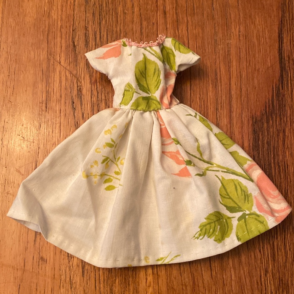 Beautiful vintage Barbie dress
